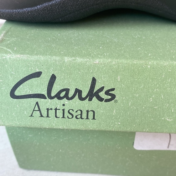 Clarks Artisian - Picture 2 of 8